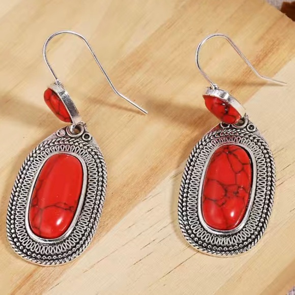 ⭕️BOGO FREE⭕️ Silver and red cabuchon dangling earrings - Picture 7 of 8